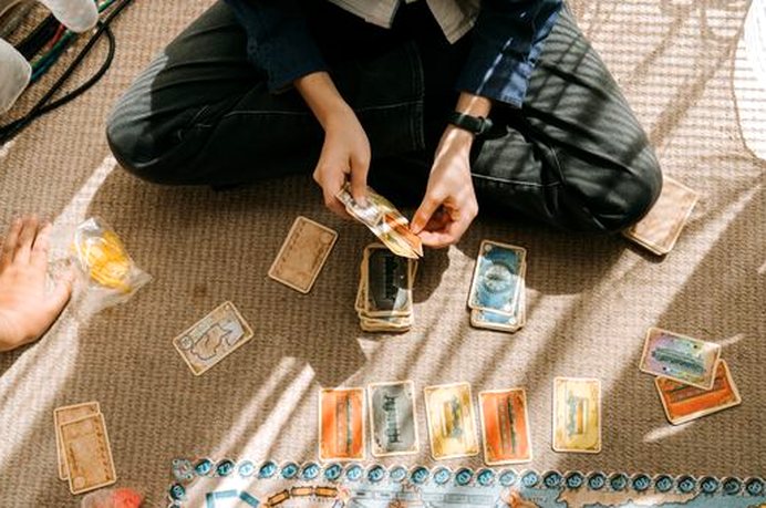 mậu binh trực tuyến Debet